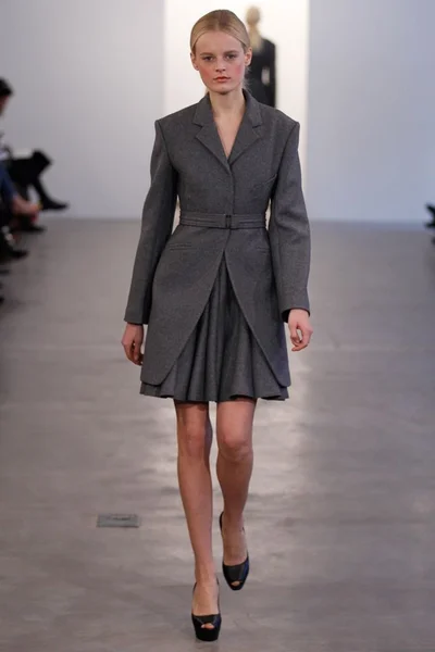 Look 13